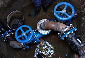 Задвижки водопровода в колодце